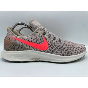Women's Nike Air Zoom Pegasus 35 Running Shoes.